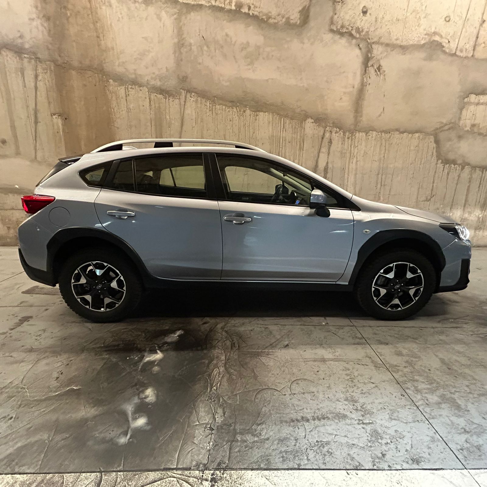 Vehicle media 6