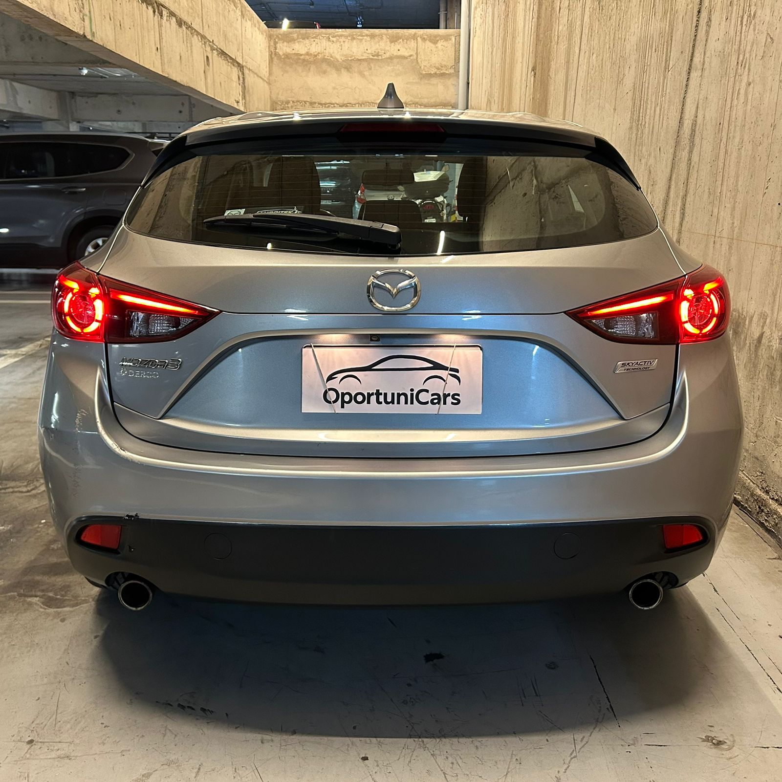 Vehicle media 4