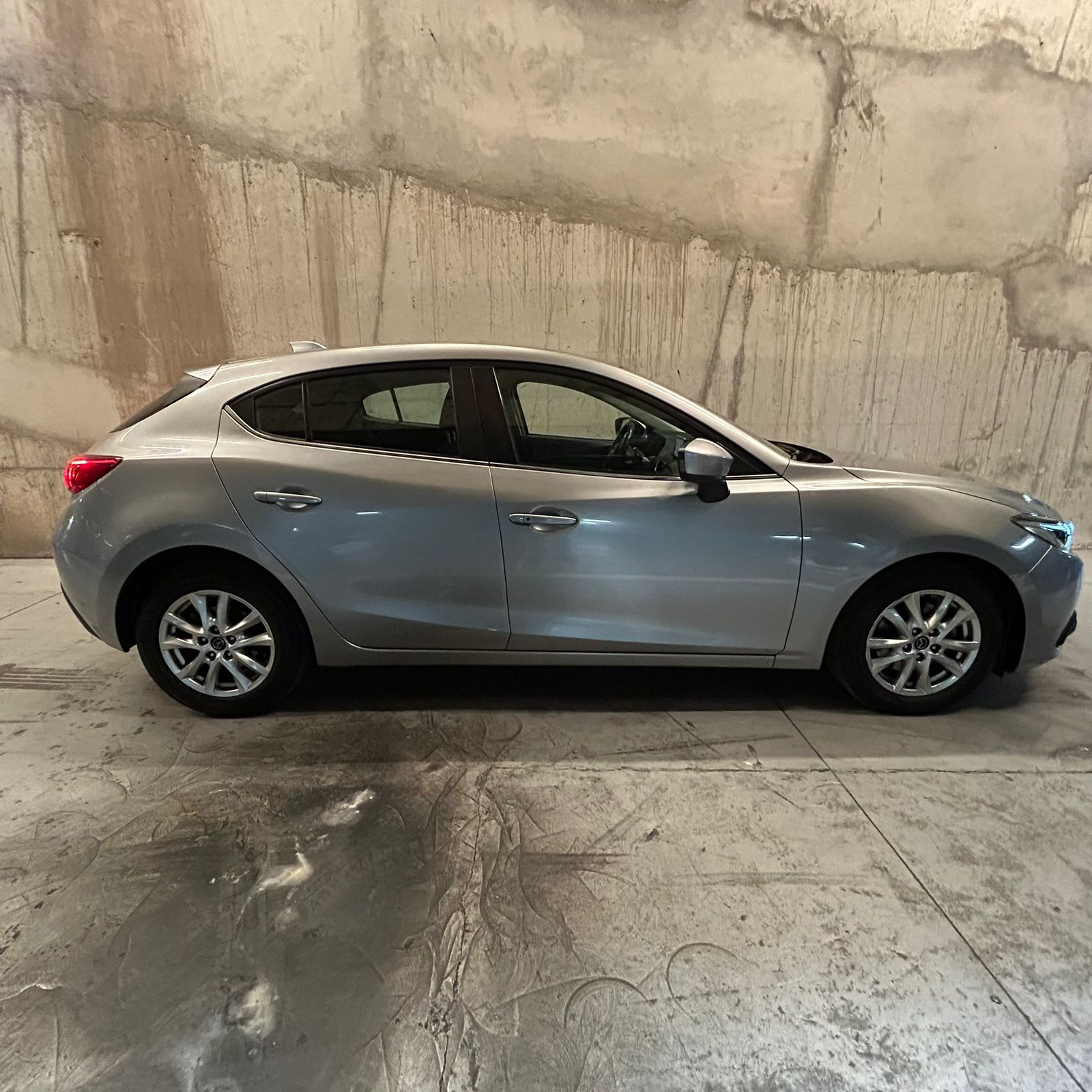 Vehicle media 6