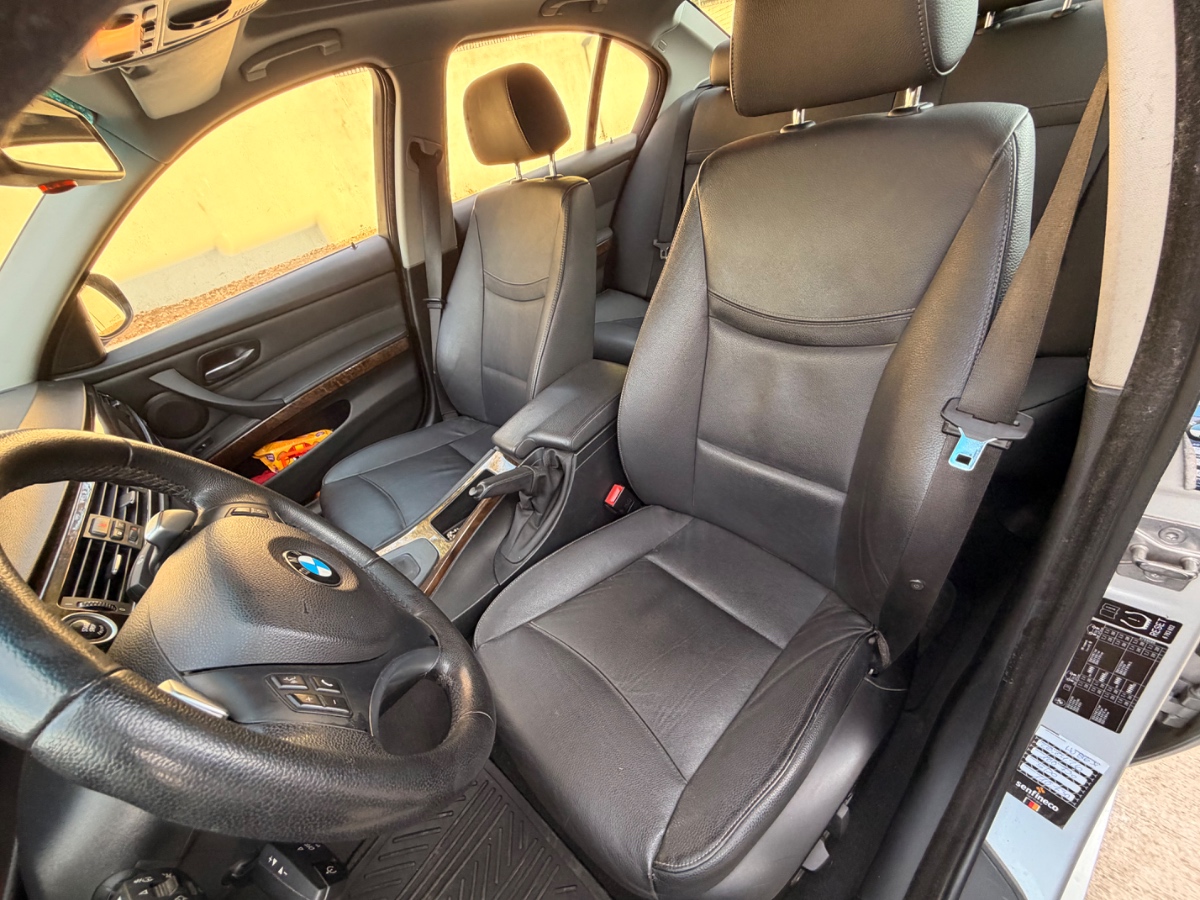 Vehicle media 8
