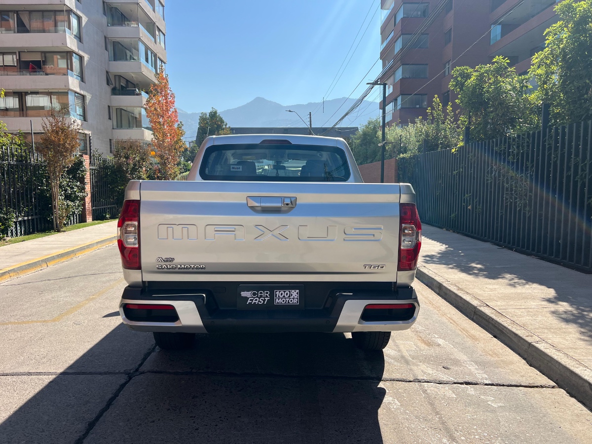Vehicle media 6