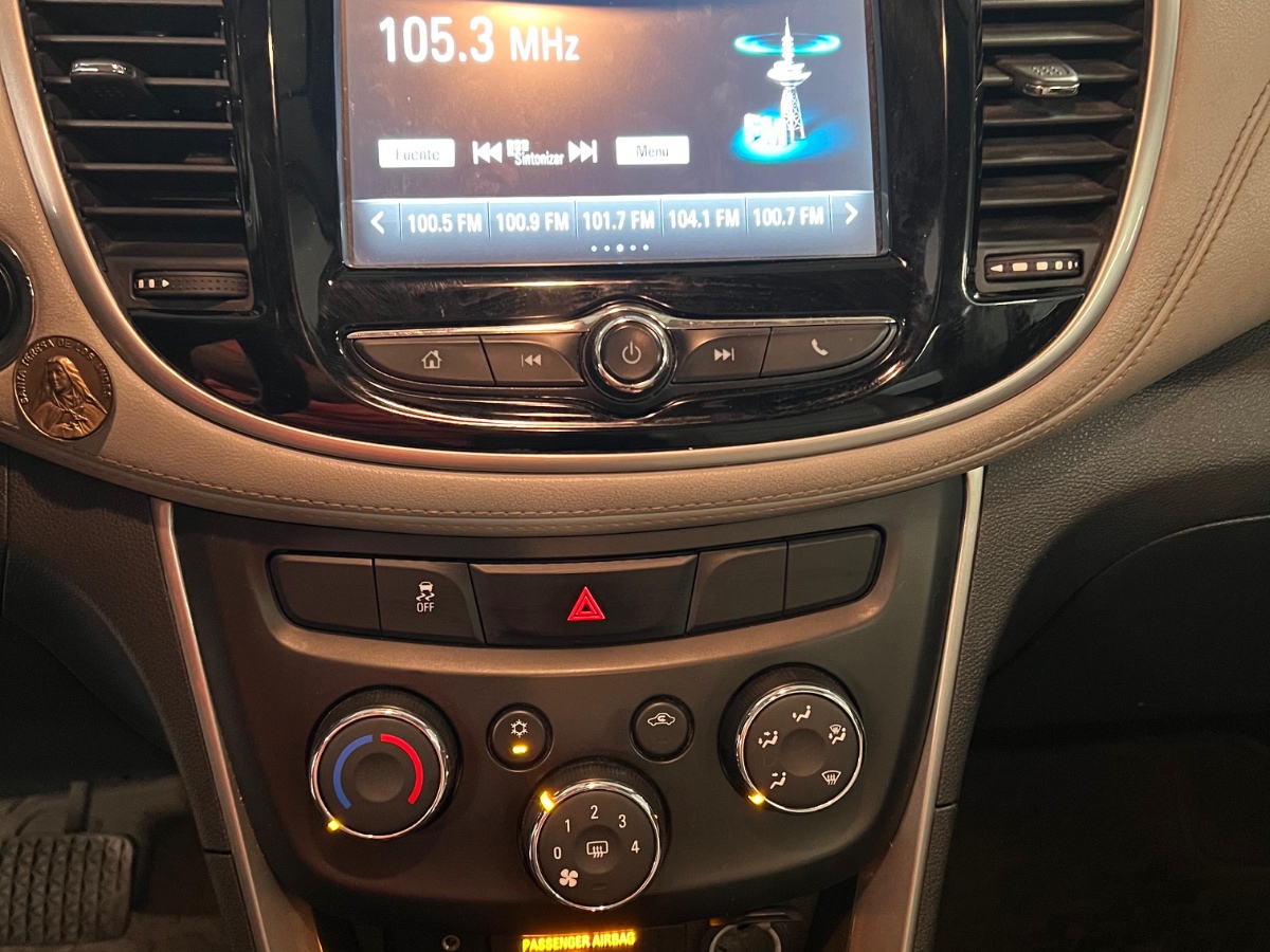 Vehicle media 4