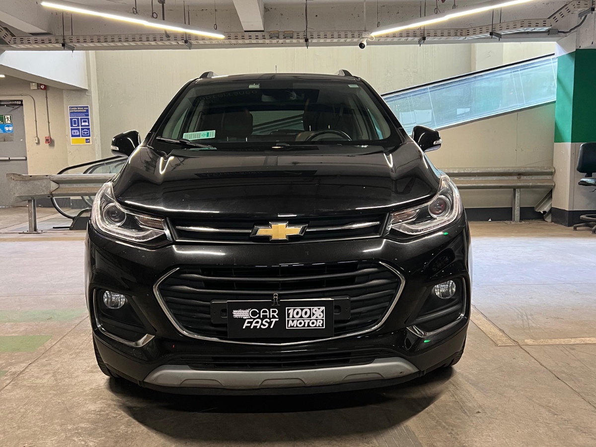 Vehicle media 10