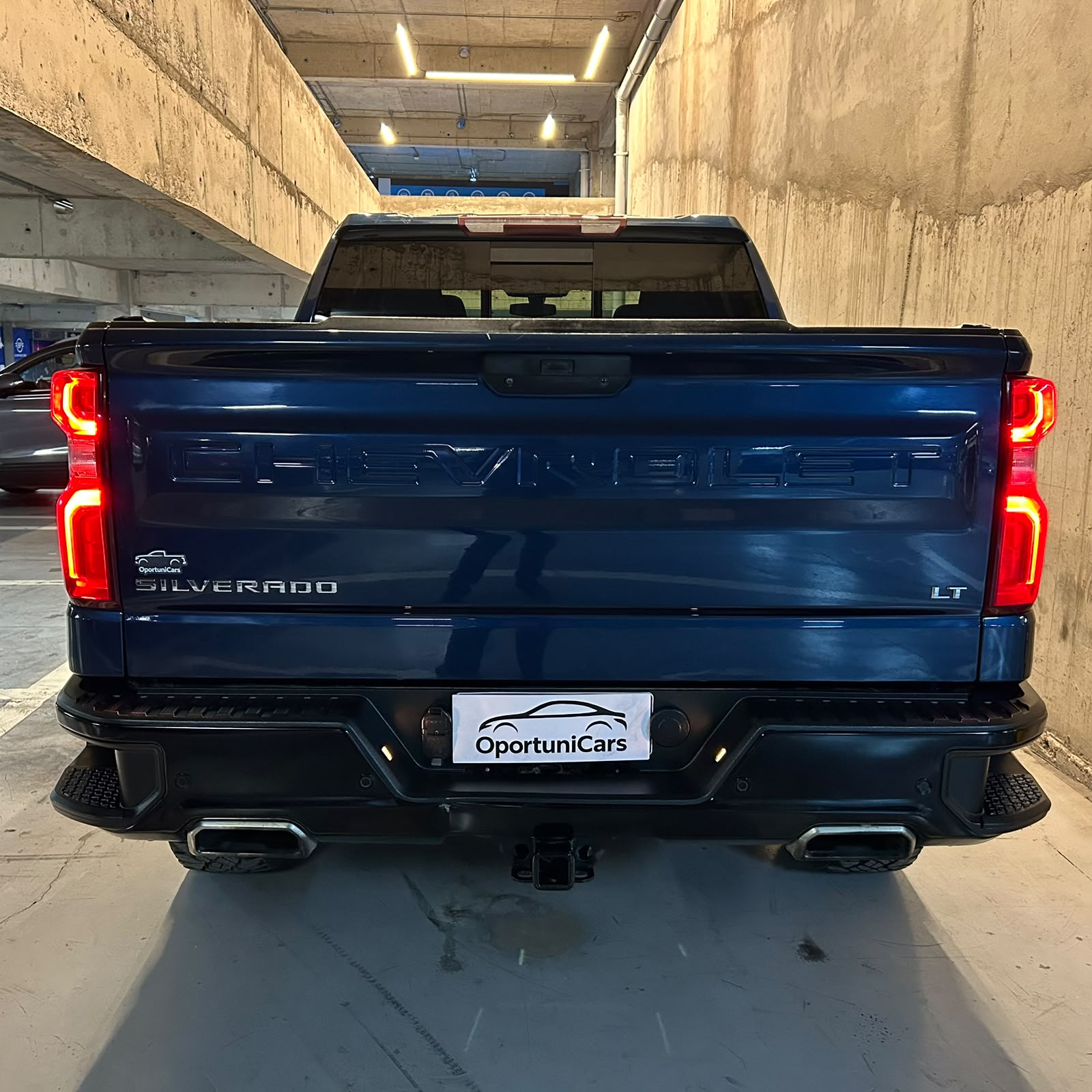 Vehicle media 4