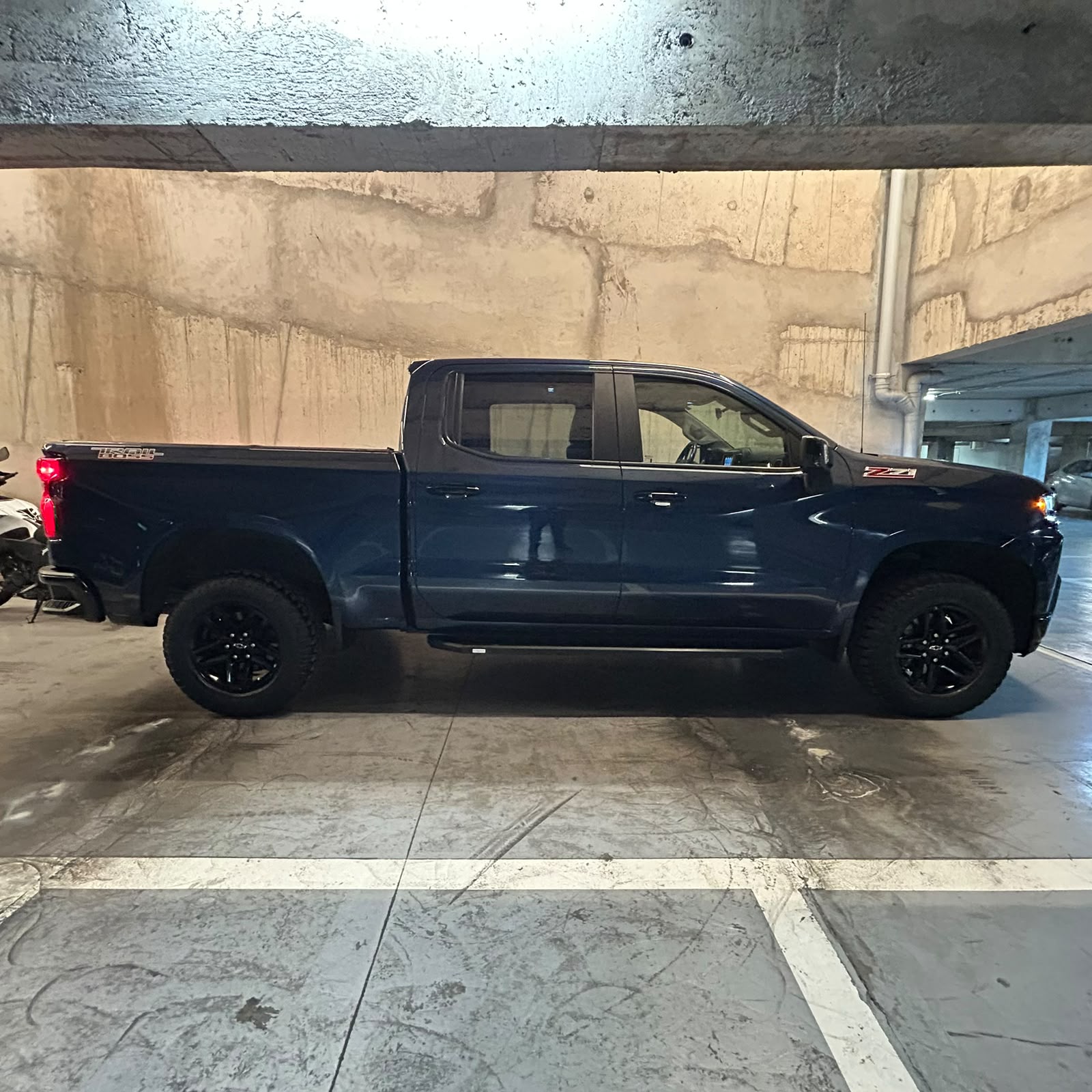 Vehicle media 6