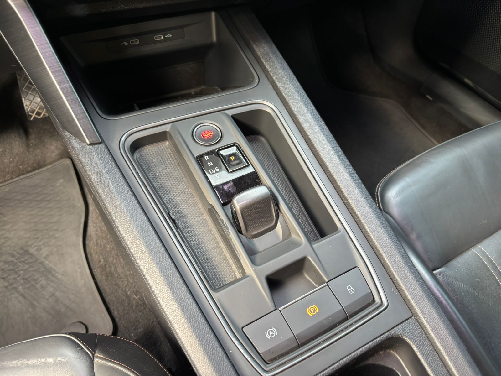 Vehicle media 10