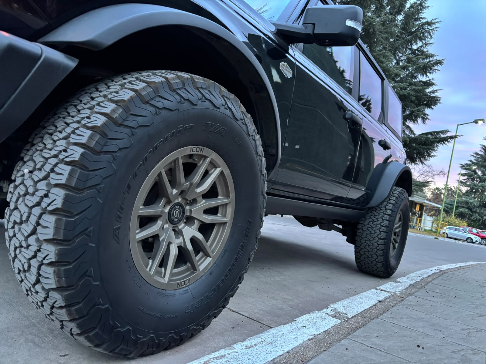 Vehicle media 7