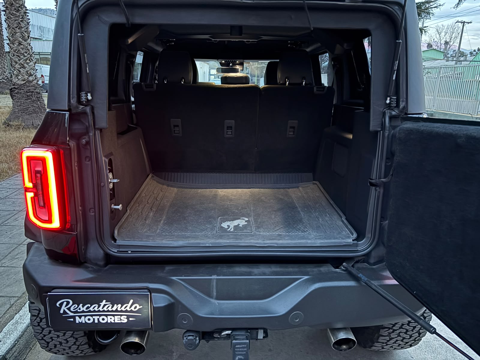 Vehicle media 9