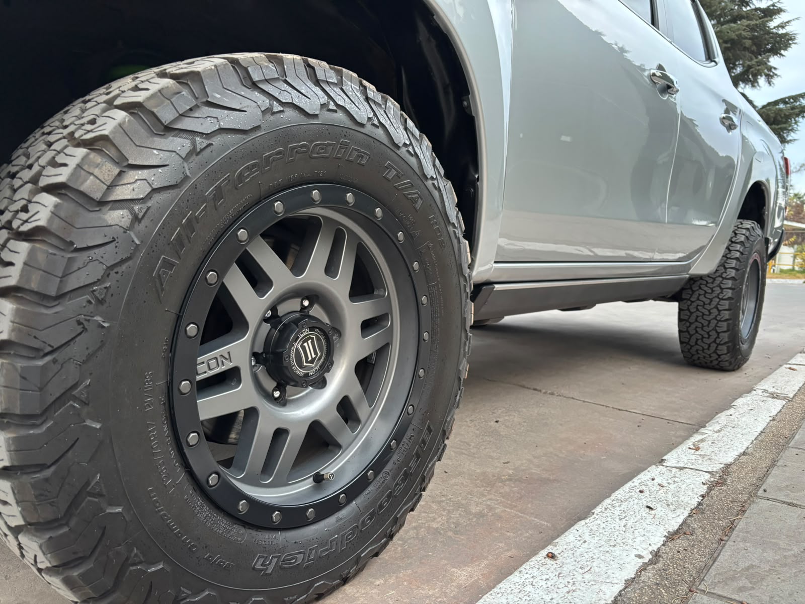 Vehicle media 8