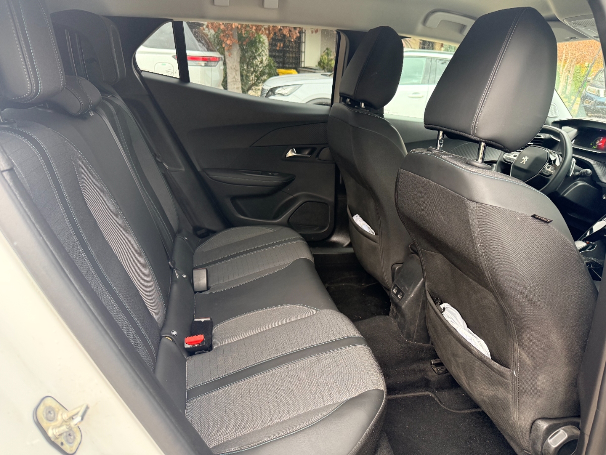 Vehicle media 9