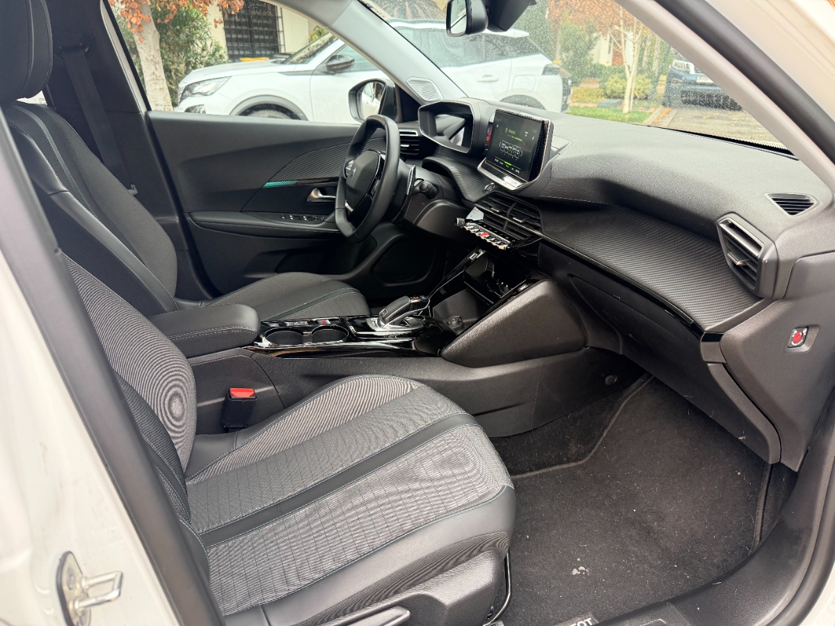 Vehicle media 8