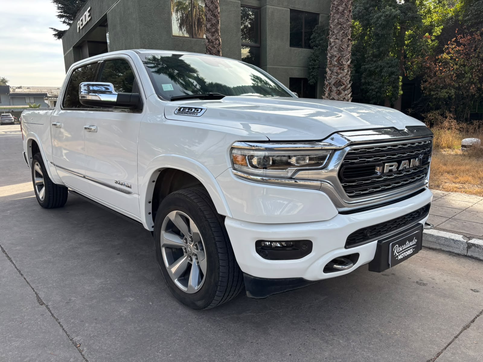 Vehicle media 4