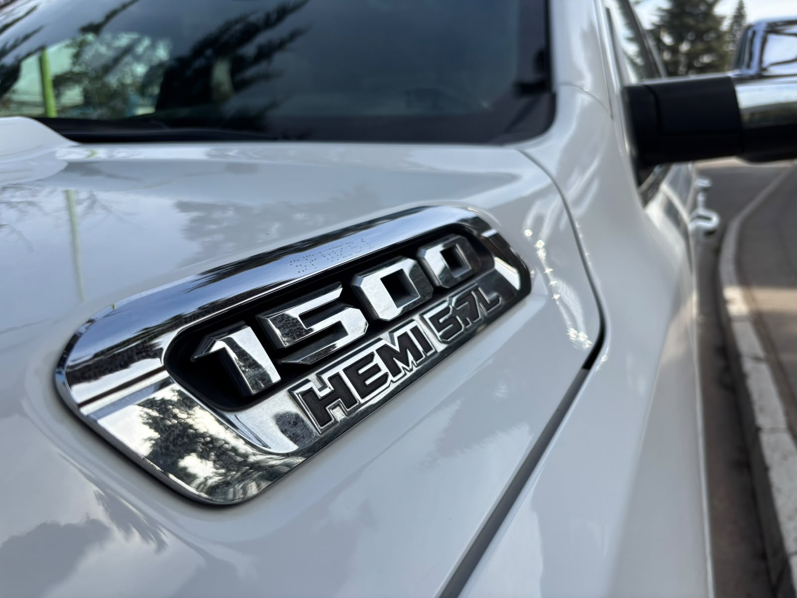 Vehicle media 8