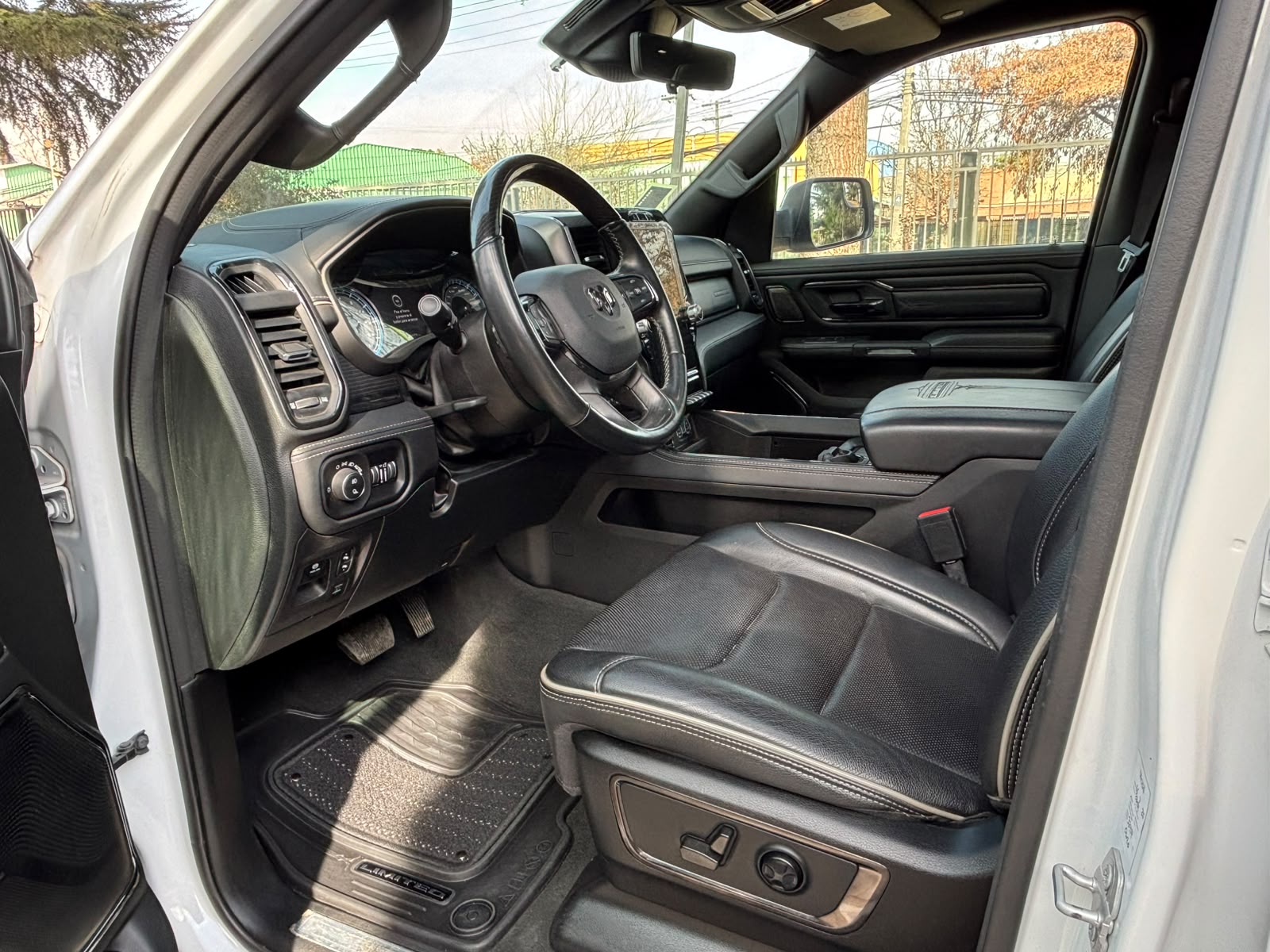 Vehicle media 9