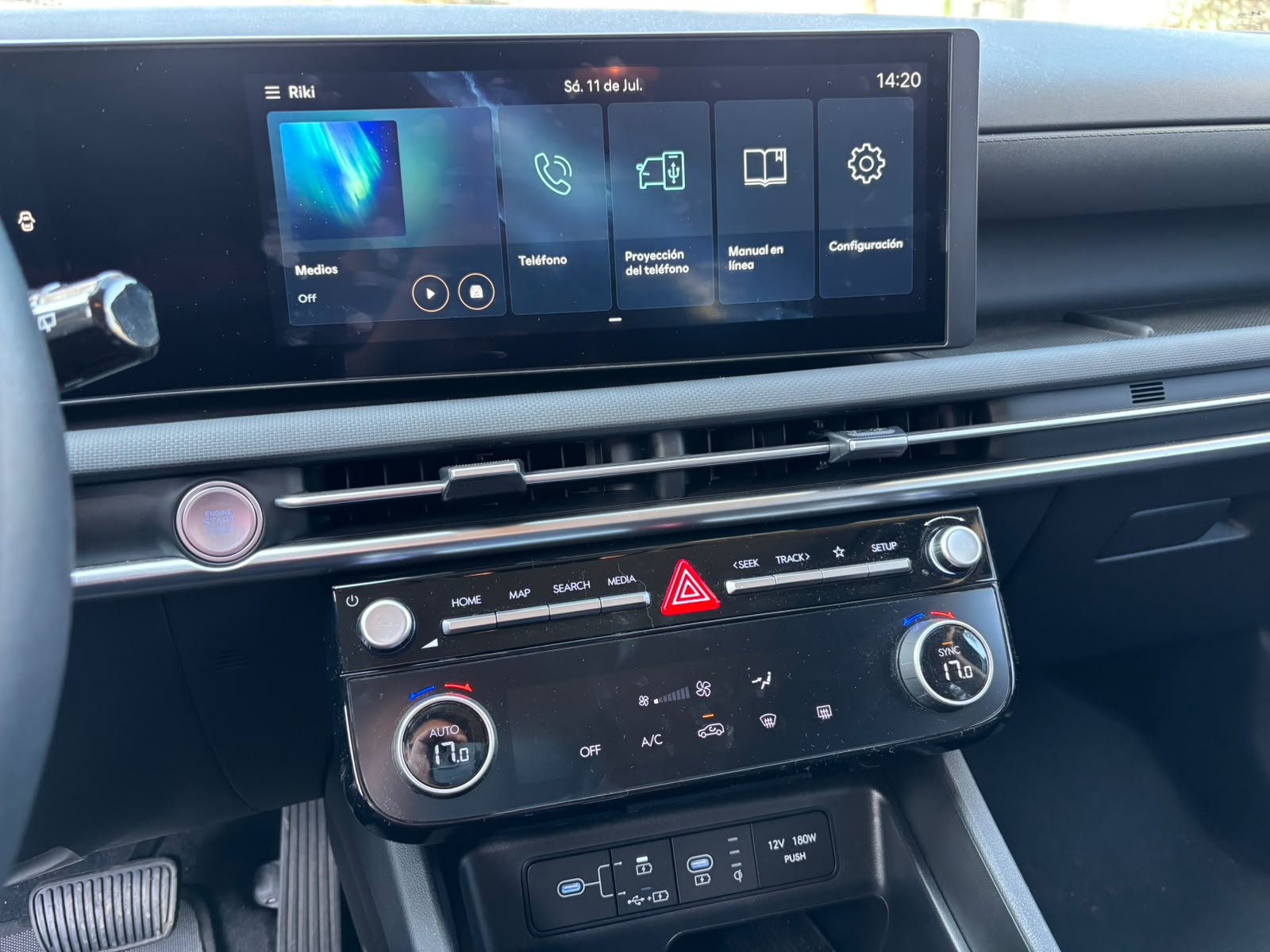 Vehicle media 9