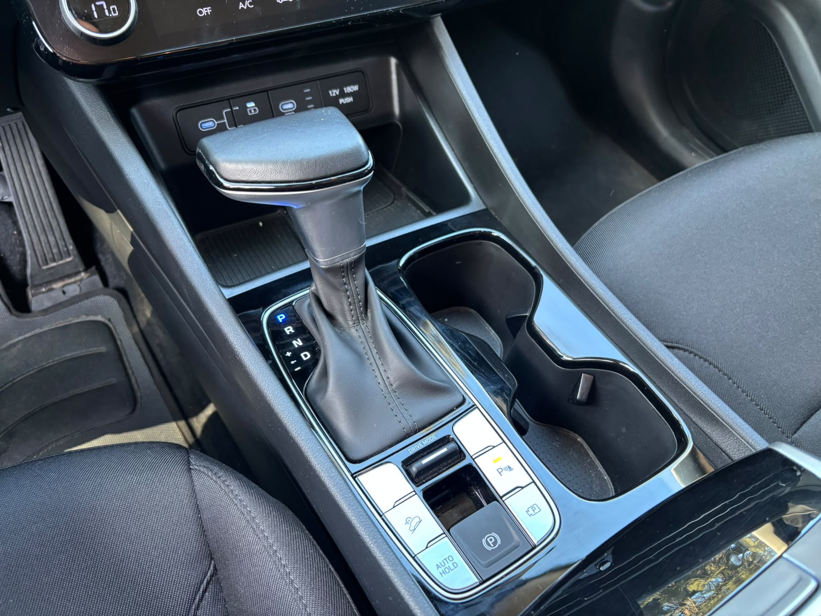 Vehicle media 8