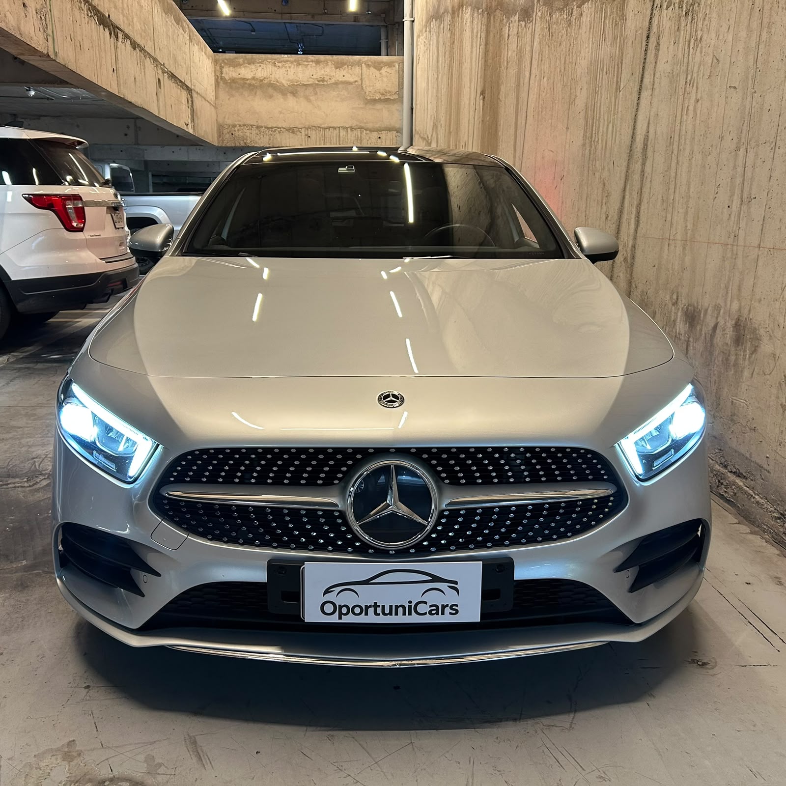 Vehicle media 8