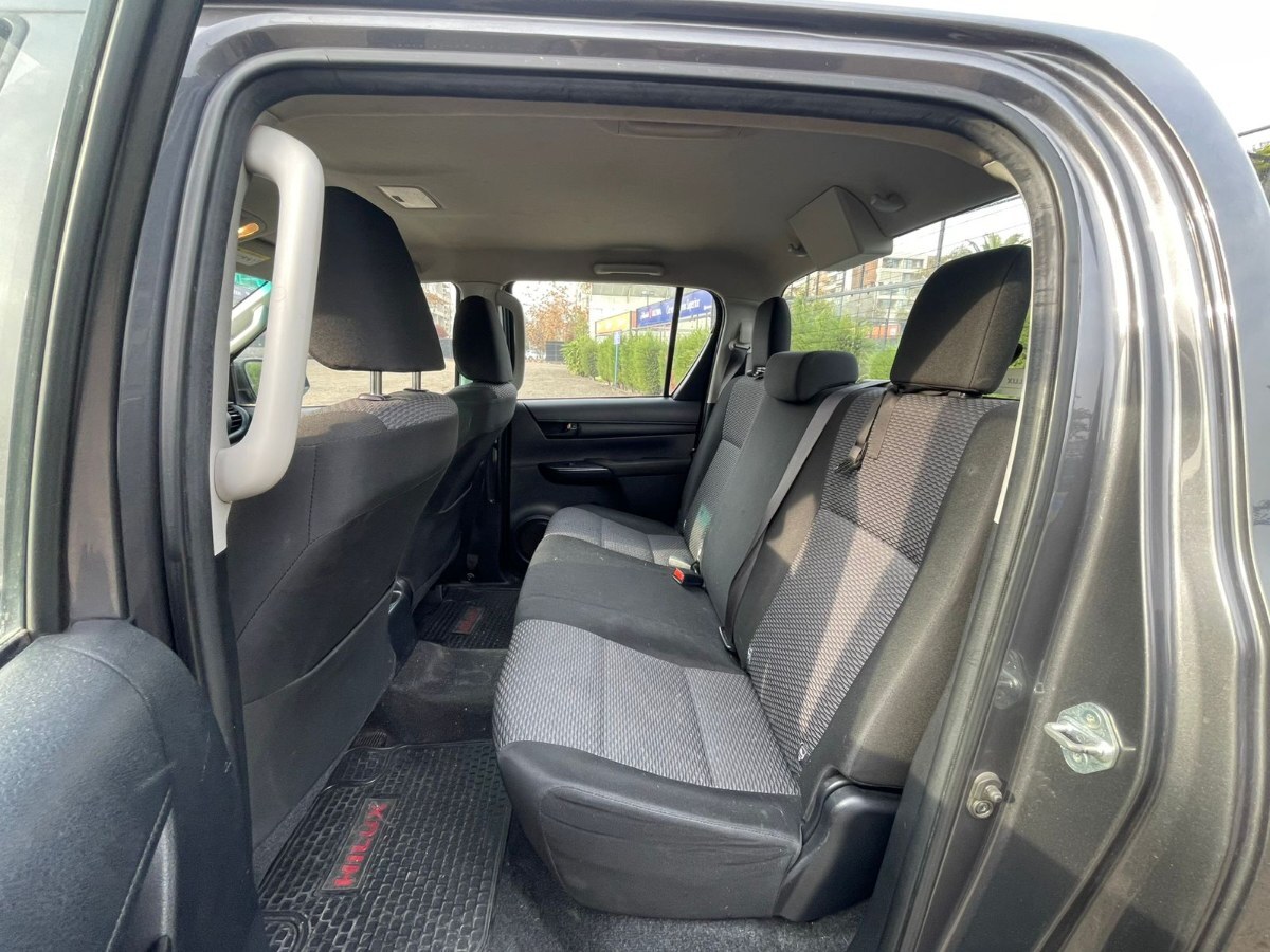 Vehicle media 9