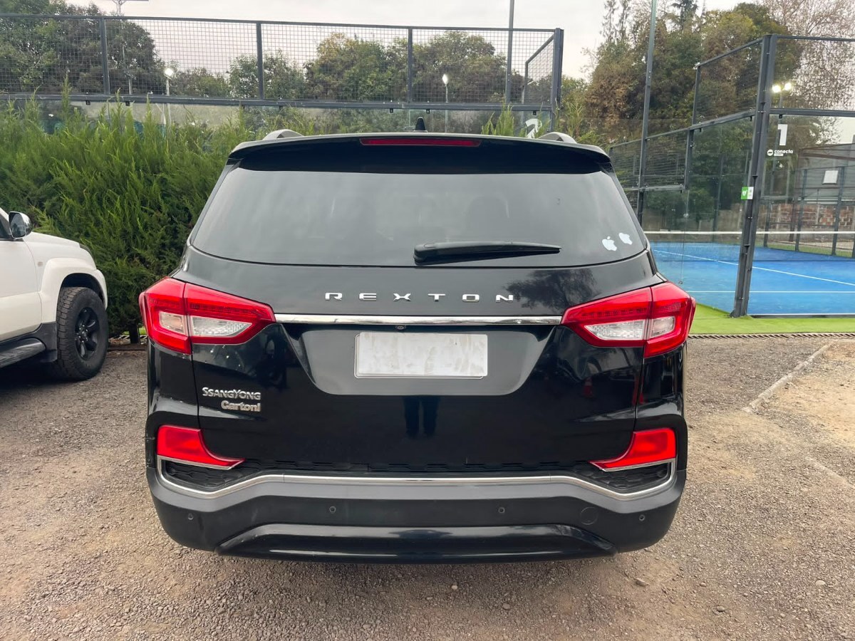 Vehicle media 4