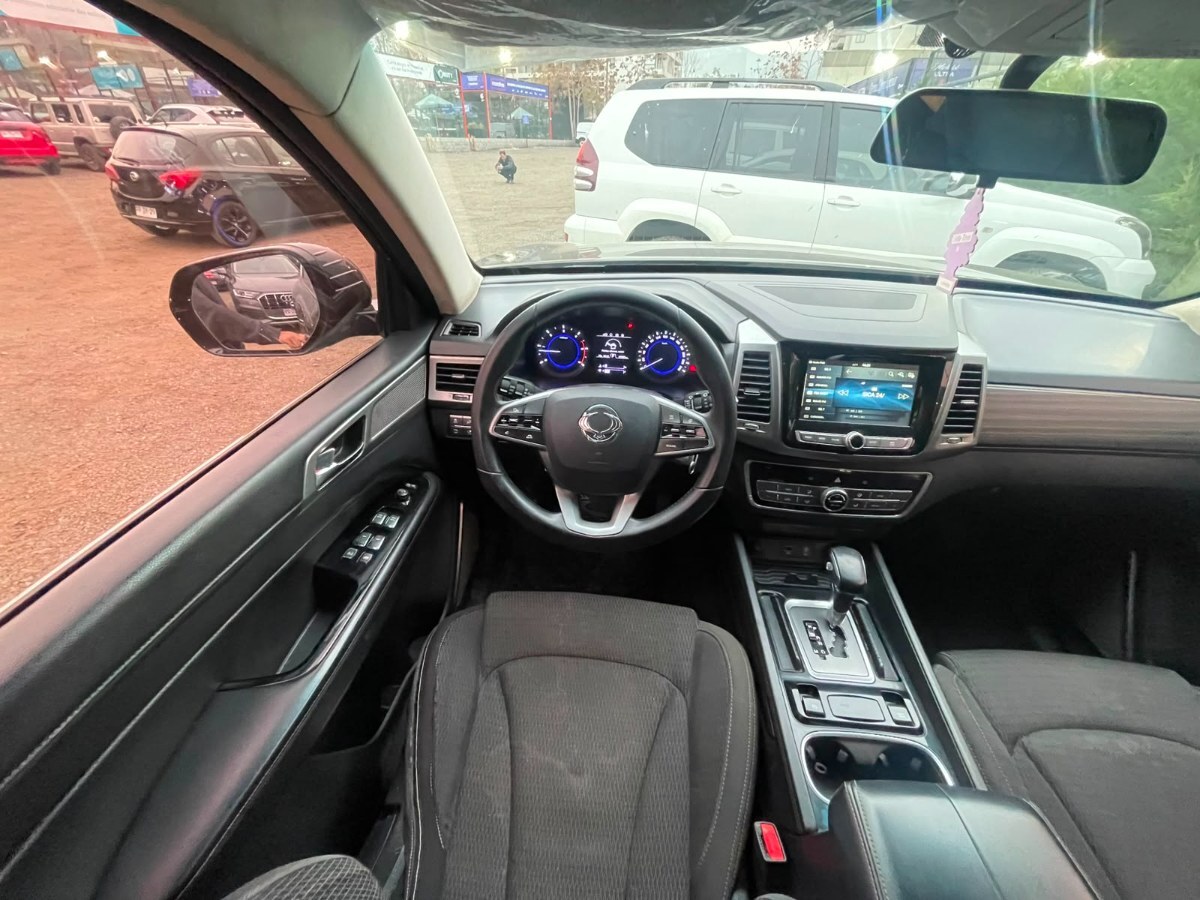 Vehicle media 10
