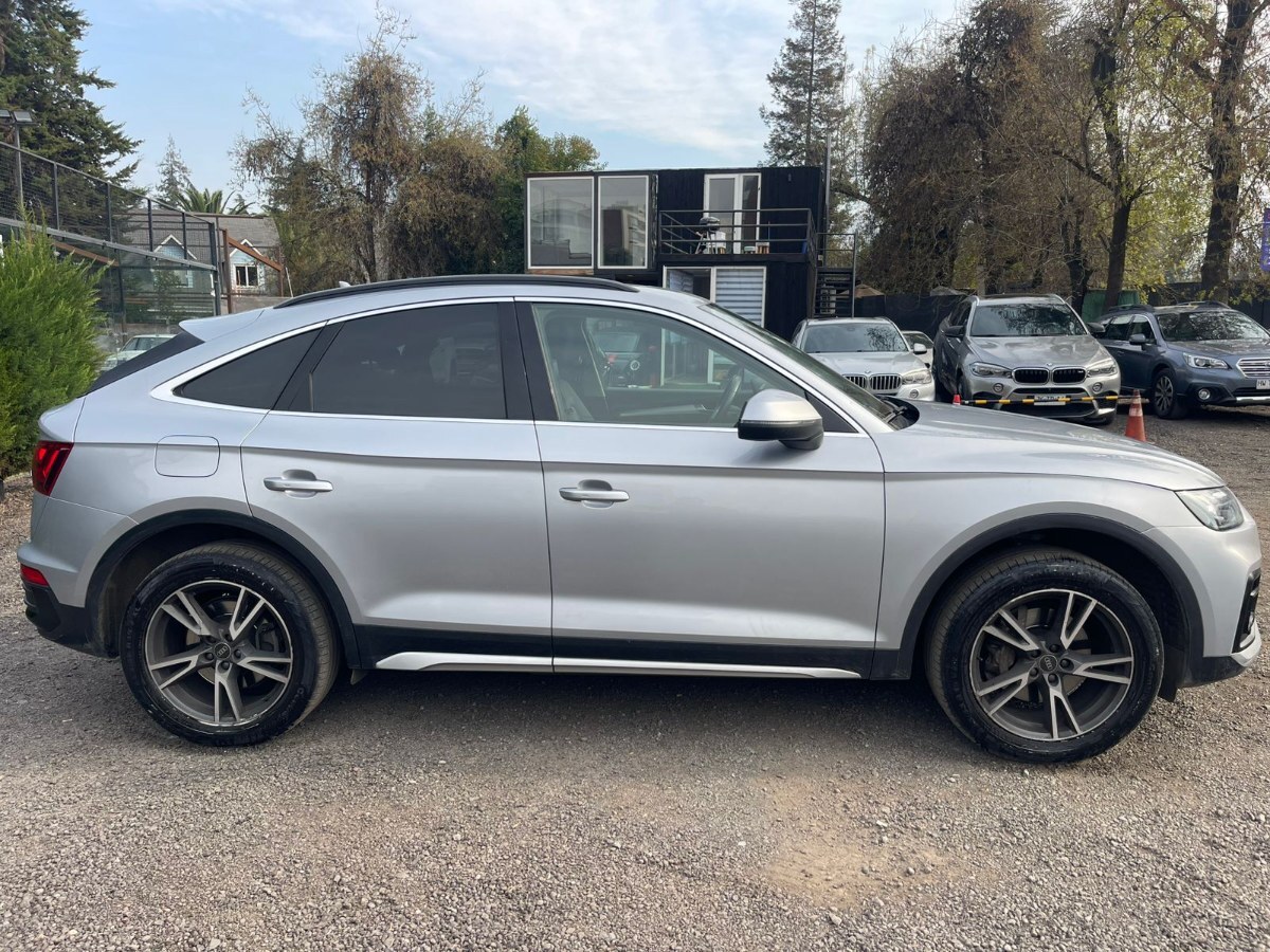 Vehicle media 4