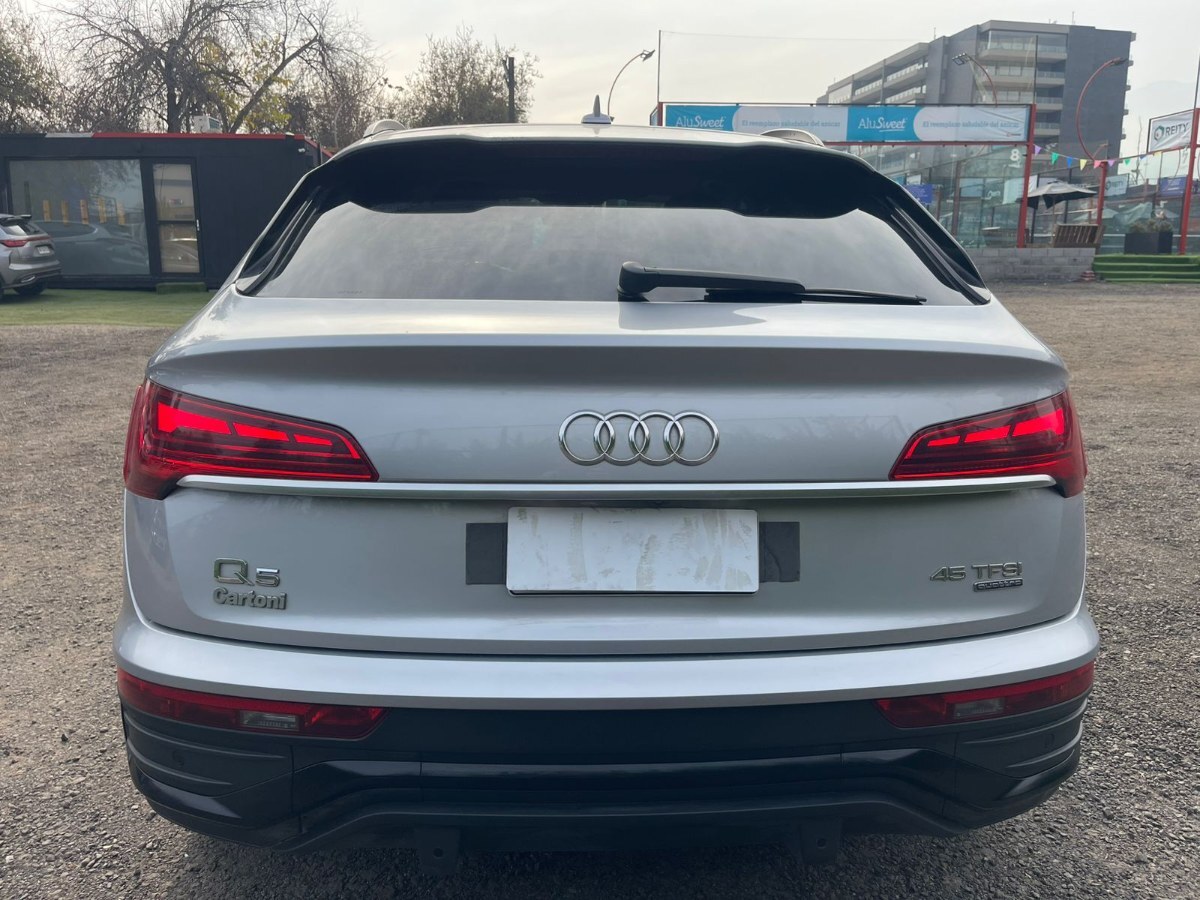 Vehicle media 6