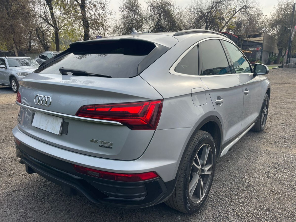 Vehicle media 7