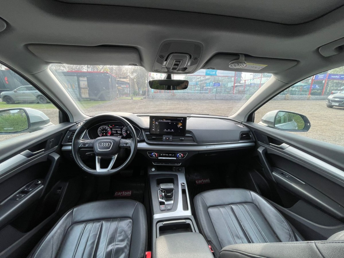 Vehicle media 9