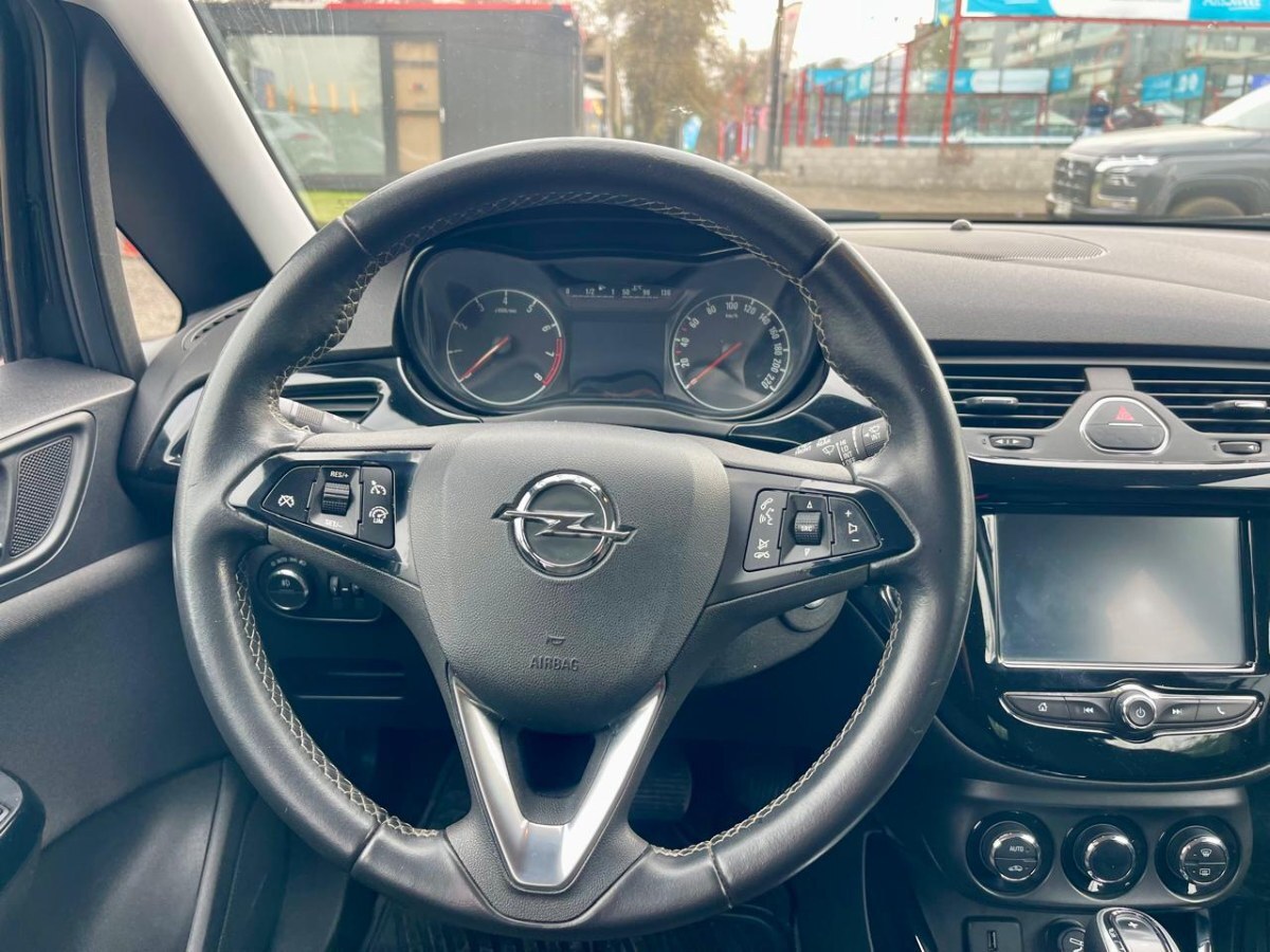 Vehicle media 9