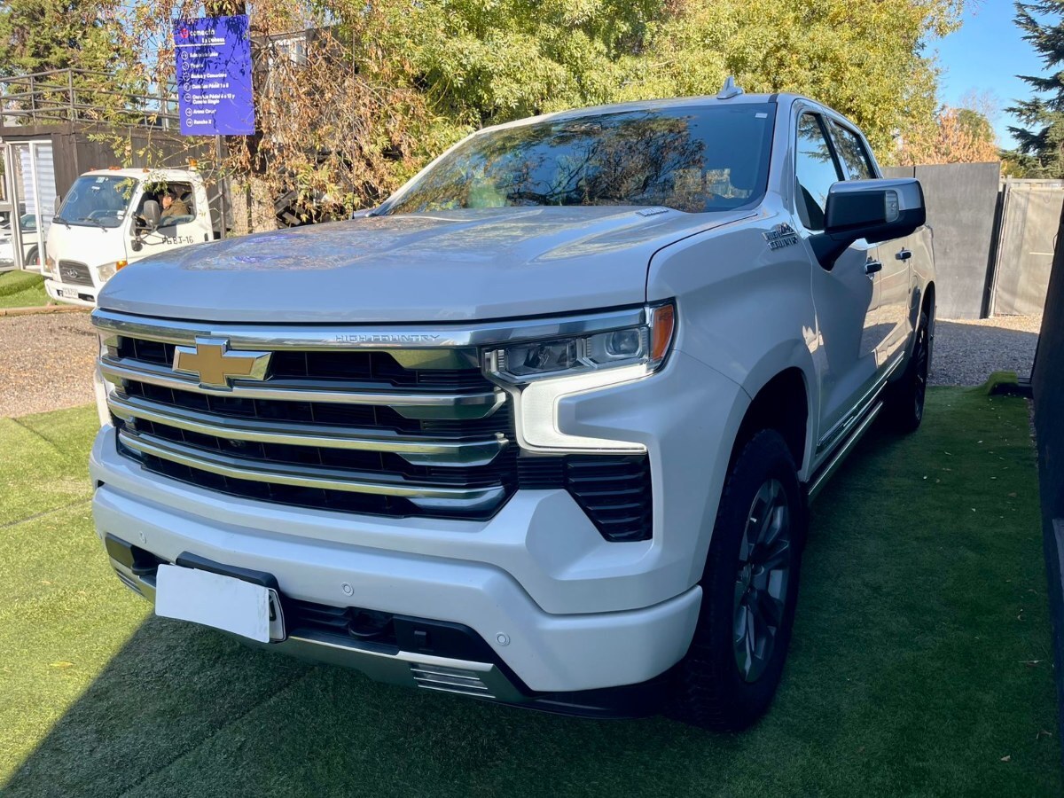 Vehicle media 3