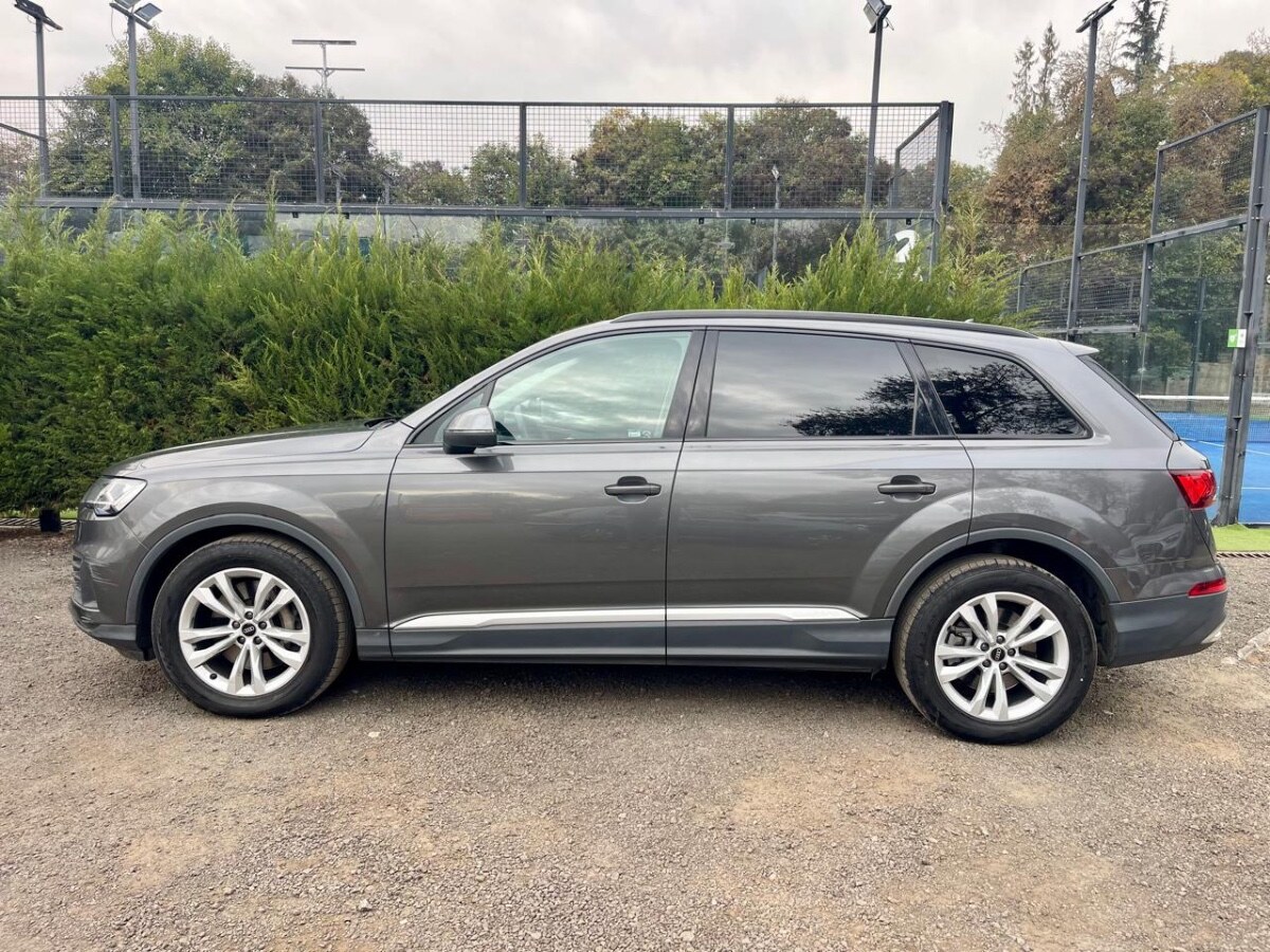 Vehicle media 7