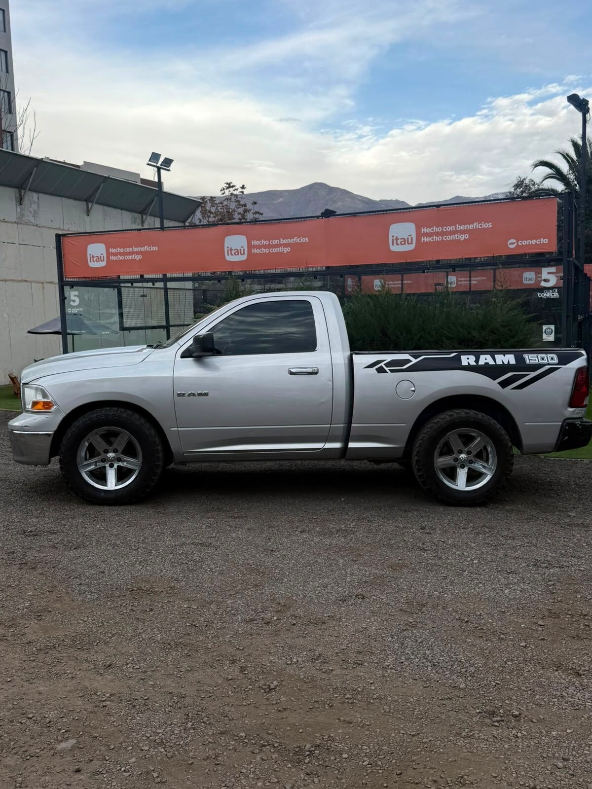 Vehicle media 4