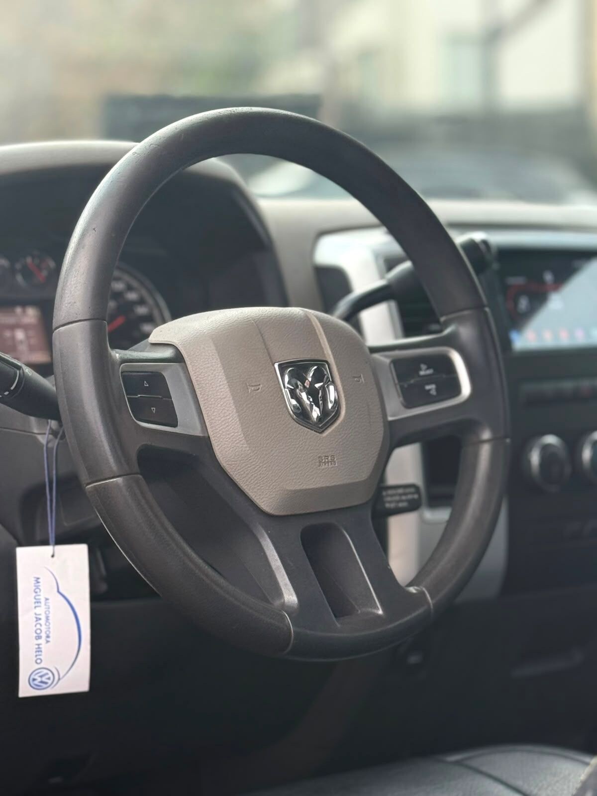 Vehicle media 9