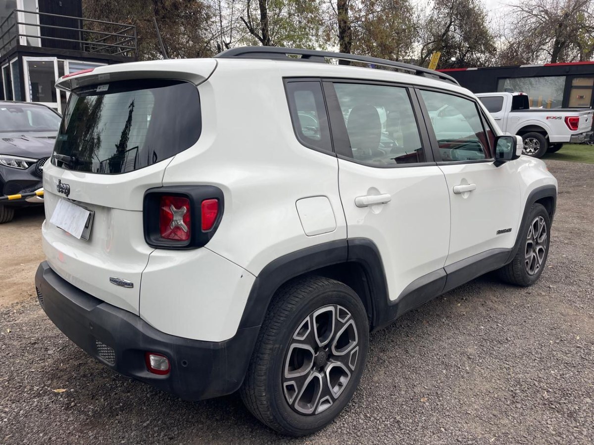 Vehicle media 4