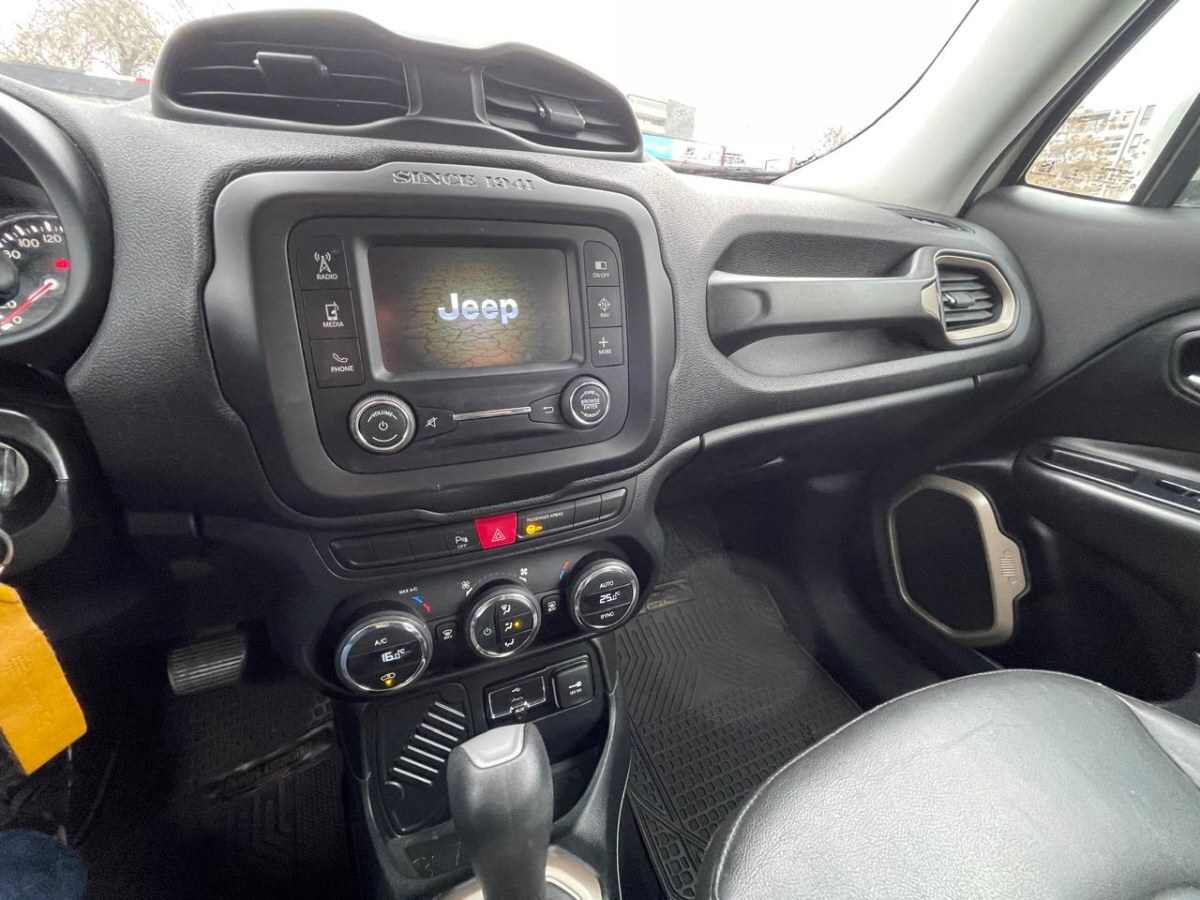 Vehicle media 9