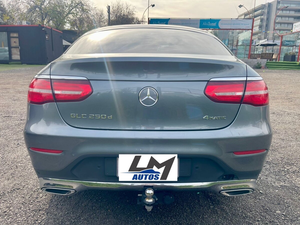 Vehicle media 4