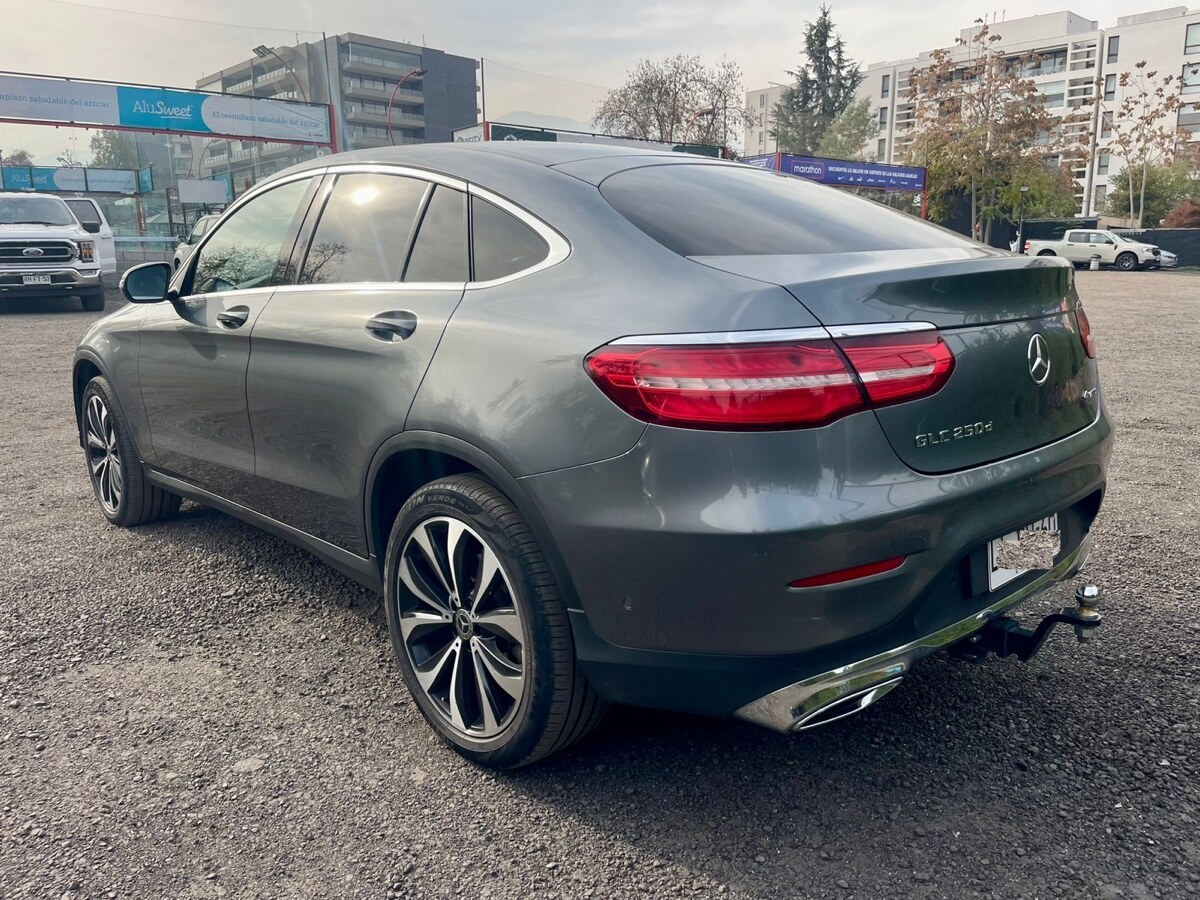 Vehicle media 6
