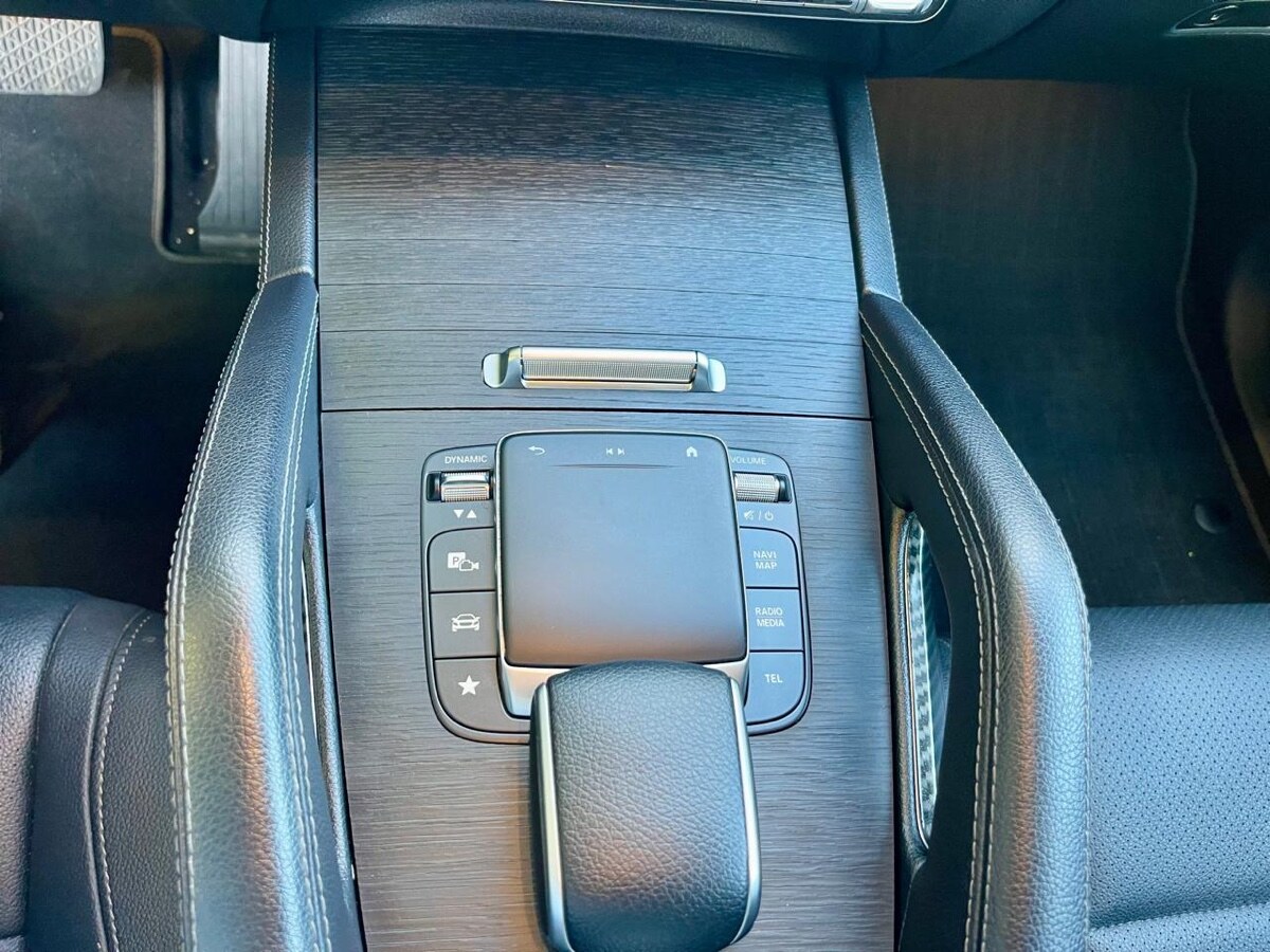 Vehicle media 9