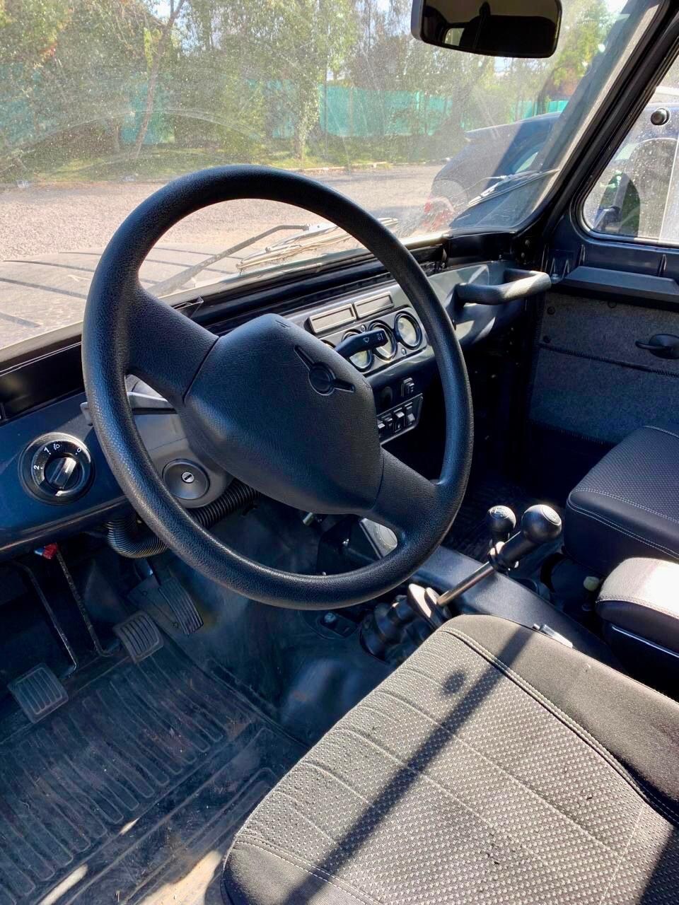 Vehicle media 6