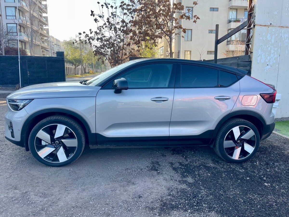 Vehicle media 8