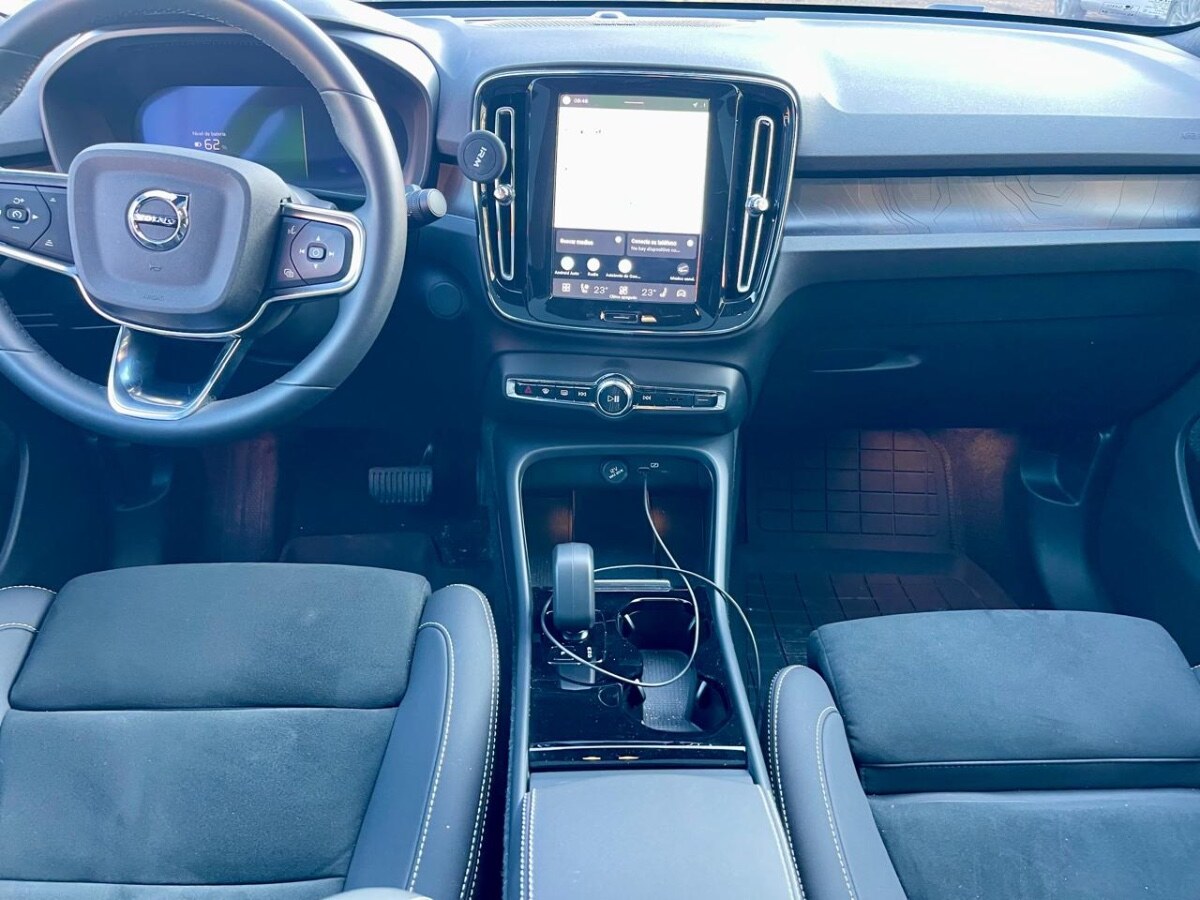 Vehicle media 9
