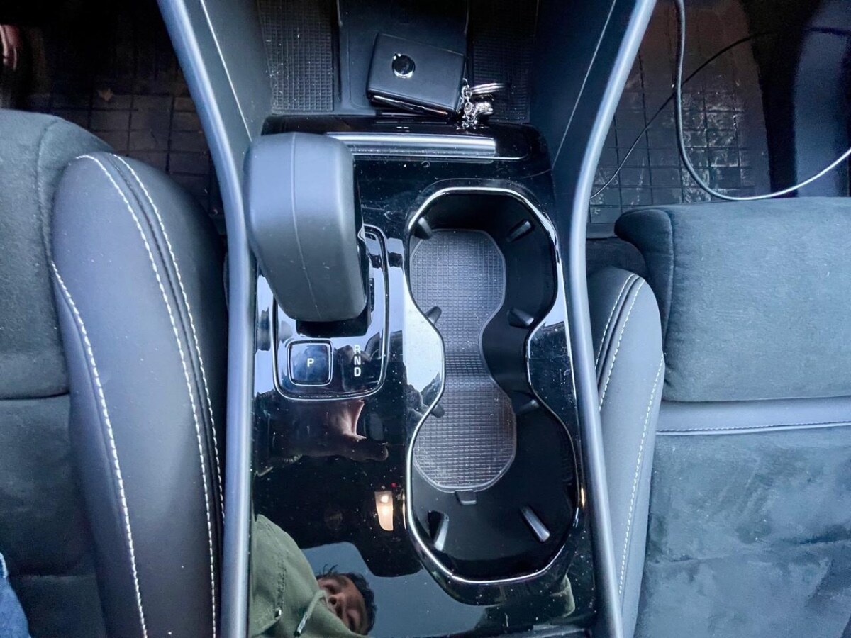 Vehicle media 11