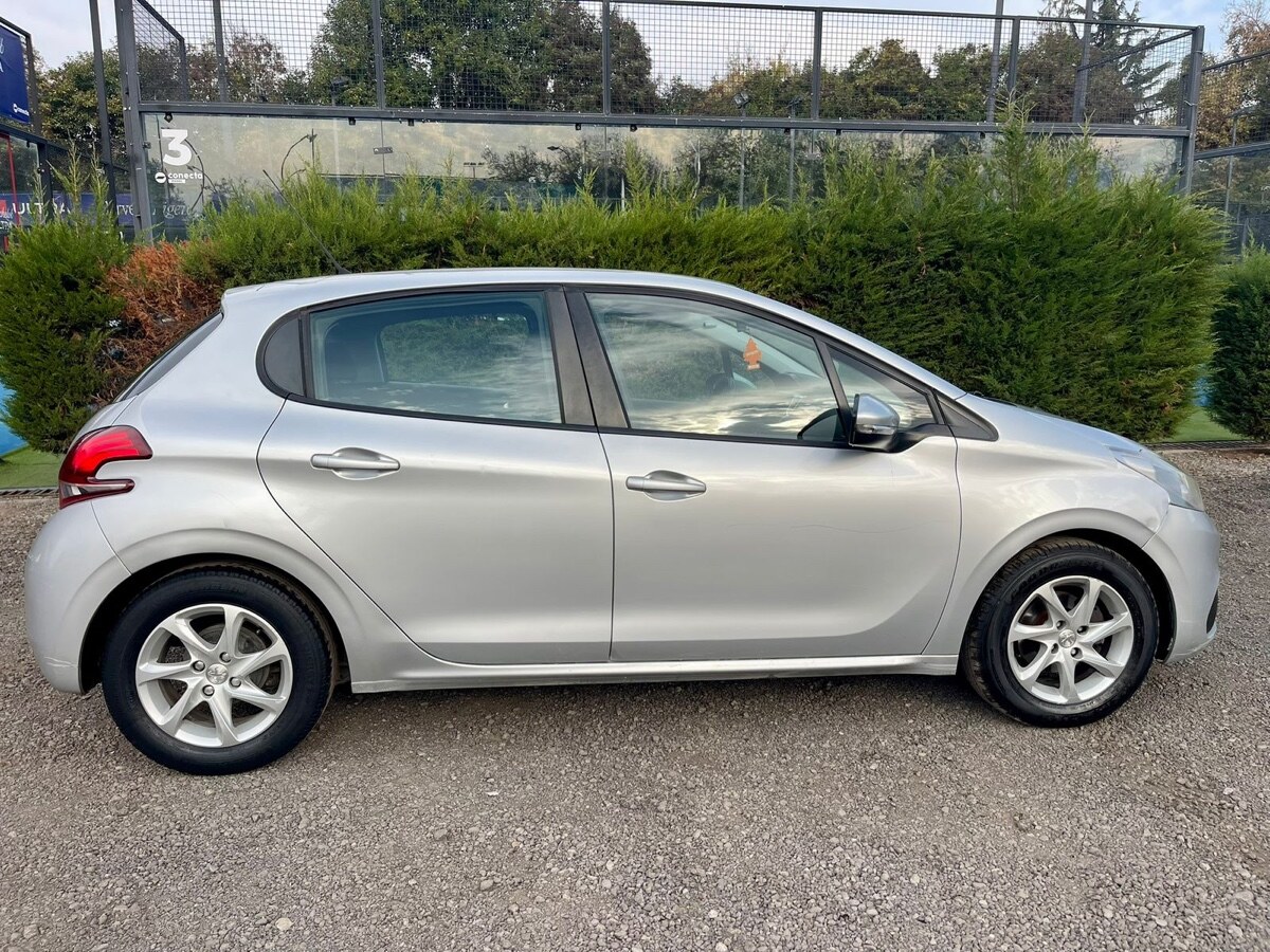 Vehicle media 4