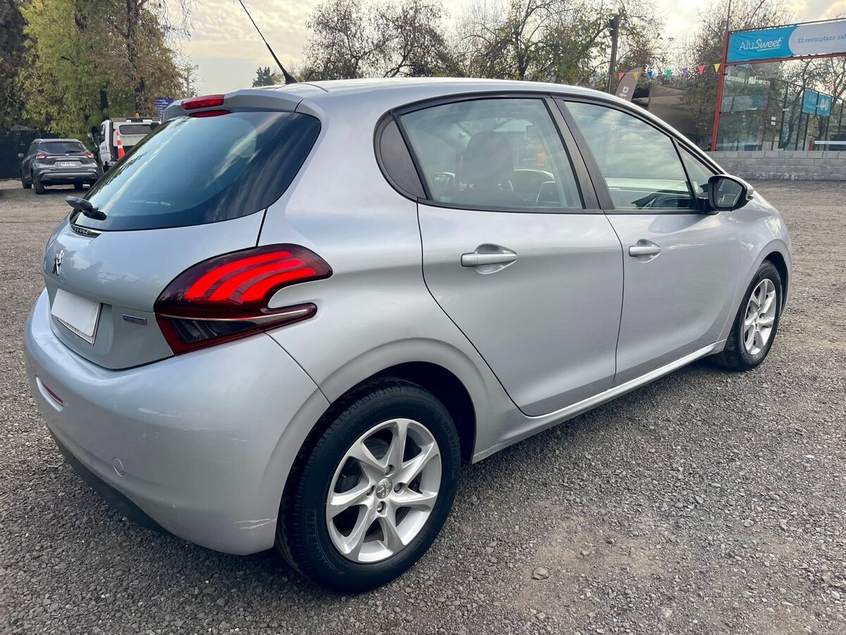 Vehicle media 8