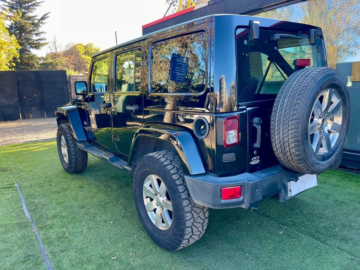 Vehicle media 6