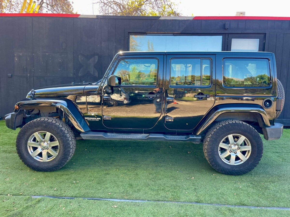 Vehicle media 7
