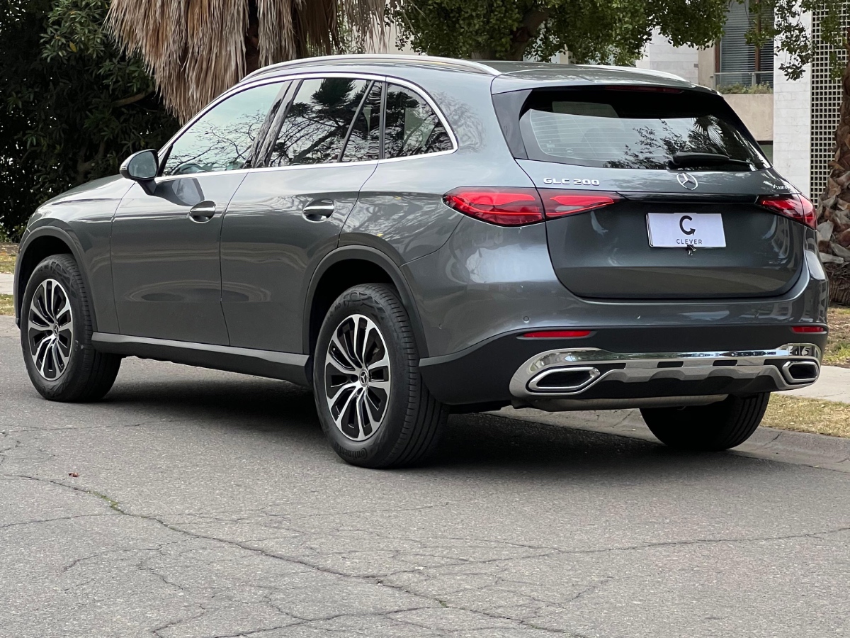 Vehicle media 8