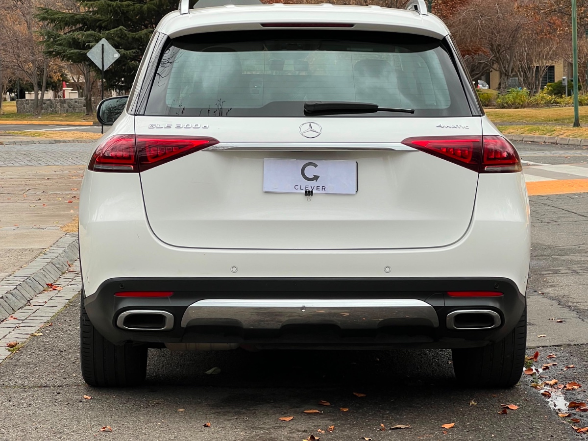 Vehicle media 8