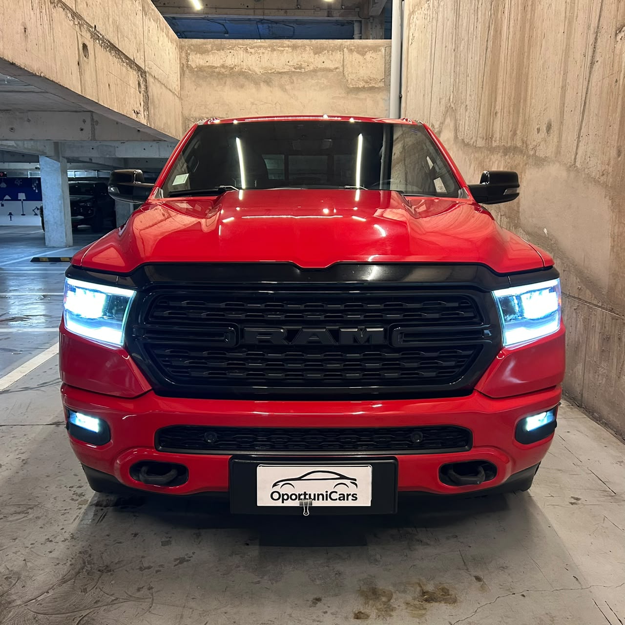 Vehicle media 8