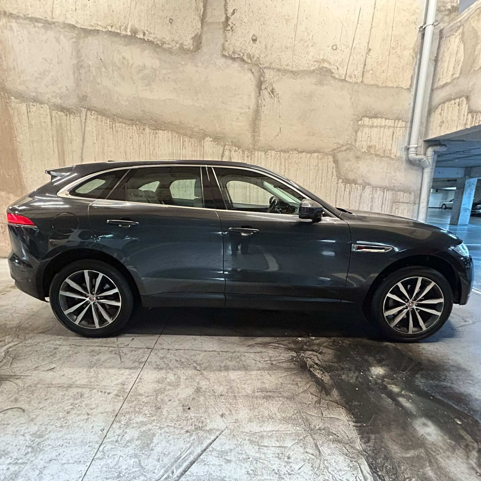 Vehicle media 6